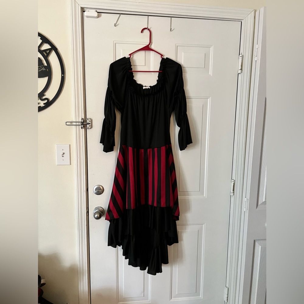 Pirate Wench Halloween Costume 🏴‍☠️ 🎃